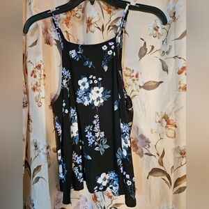 Hollister Black Floral Handkerchief Top, Small